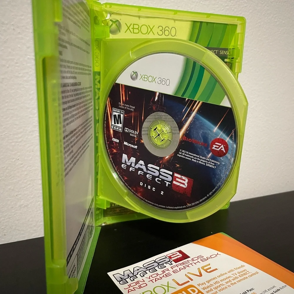 Mass Effect 3 Xbox 360 Video Game w/ Inserts Microsoft 2012
